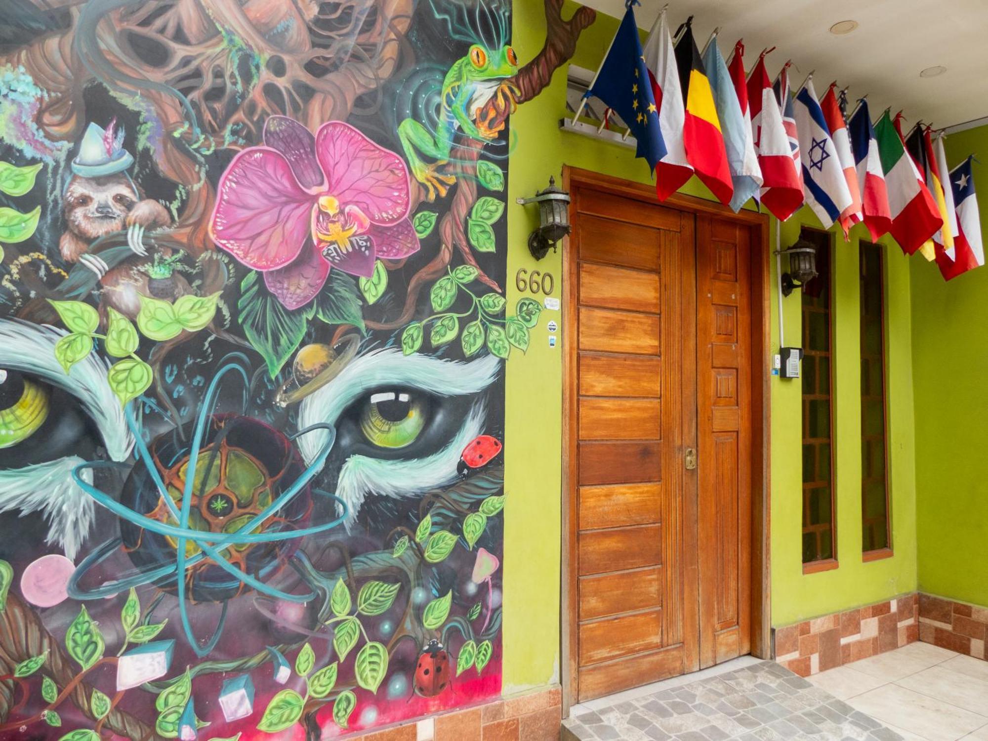 Moicca Youth Hostel Икитос Экстерьер фото