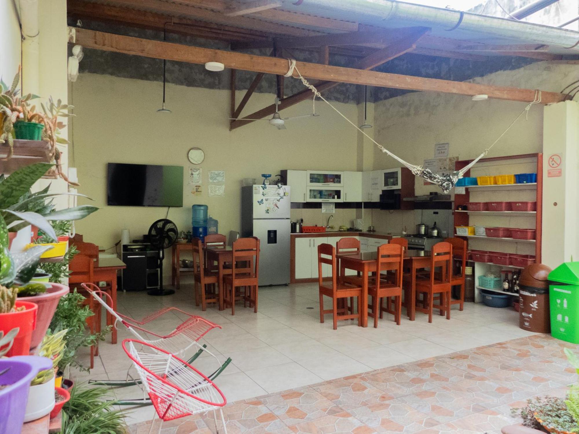 Moicca Youth Hostel Икитос Экстерьер фото